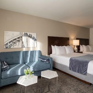 Queen Suite
